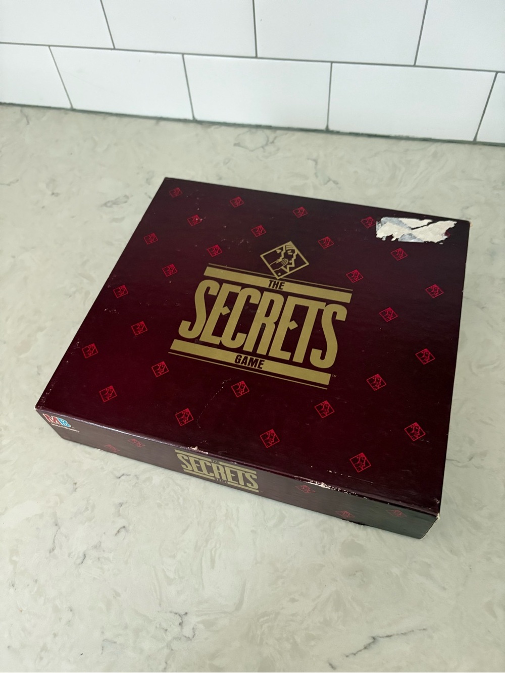 The Secrets Game MB Milton Bradley Mystery Party Board Game Complete Vintage